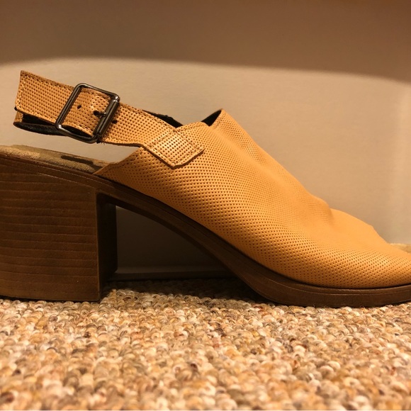 Jana size 8.5 orange (camel) wedge heels - Picture 2 of 4